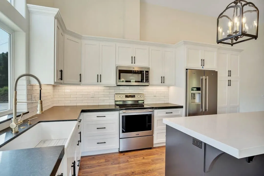 modern-farmhouse-custom-home-in-ramona-ca-by-freemans-construction-inc